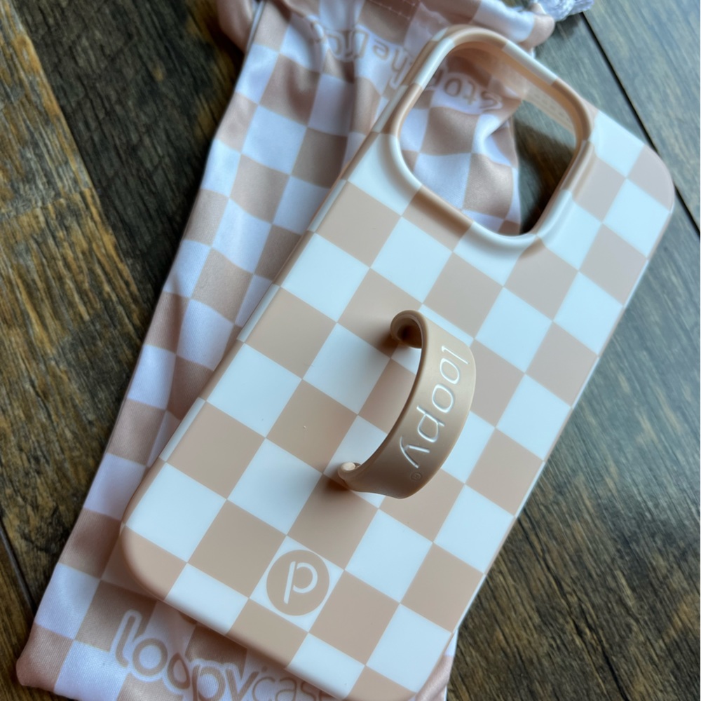 iPhone 14 Pro Checkered Case (sand)